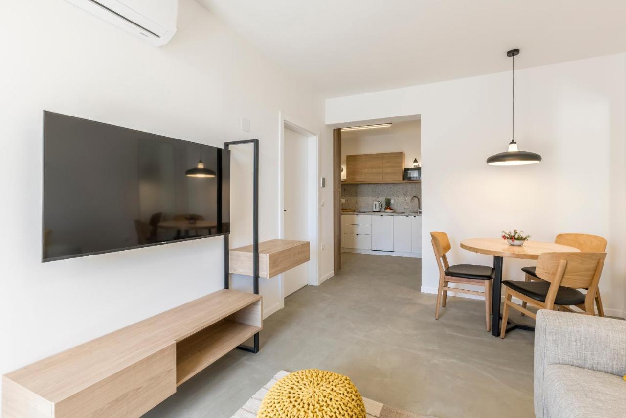 Porto Sereno Apartments ชิเบนิก ภายนอก รูปภาพ