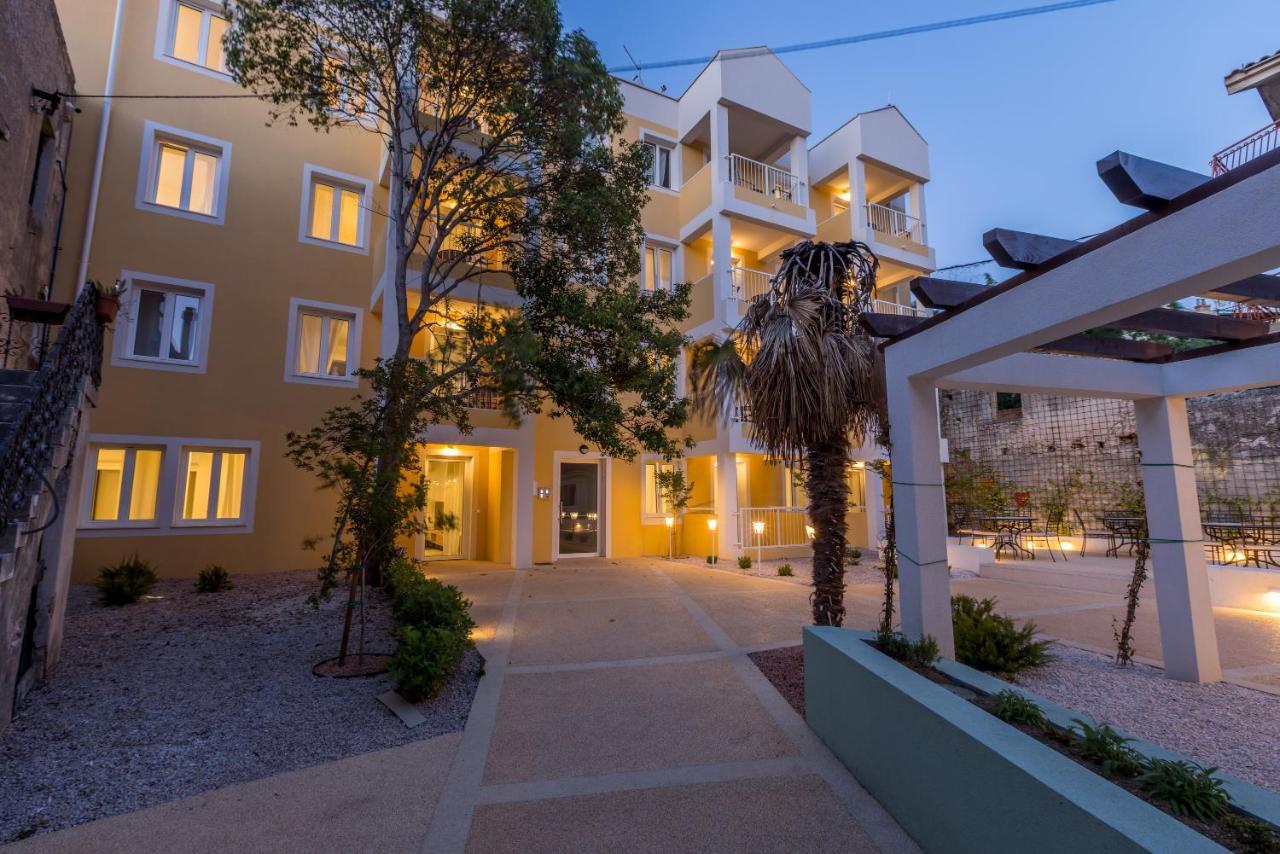 Porto Sereno Apartments ชิเบนิก ภายนอก รูปภาพ