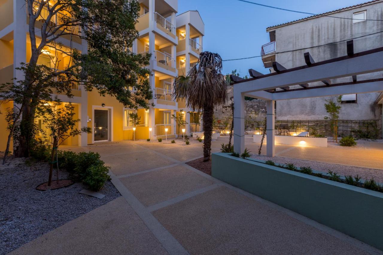 Porto Sereno Apartments ชิเบนิก ภายนอก รูปภาพ