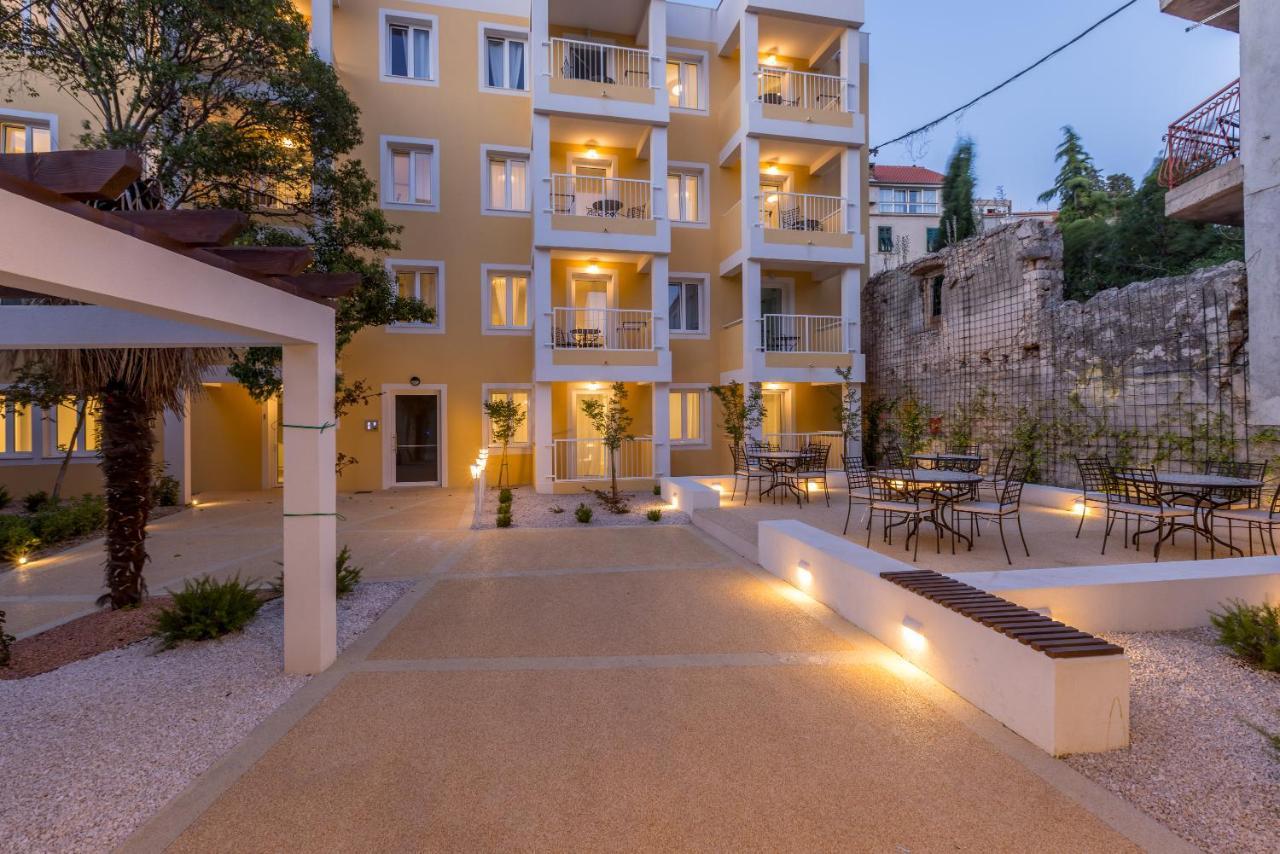 Porto Sereno Apartments ชิเบนิก ภายนอก รูปภาพ