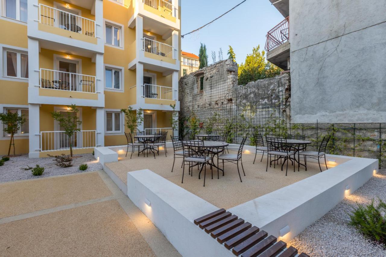 Porto Sereno Apartments ชิเบนิก ภายนอก รูปภาพ